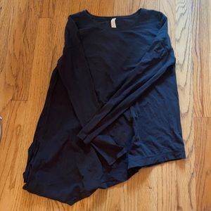 Lululemon Size 2  Top with Option  to Tie at Waist